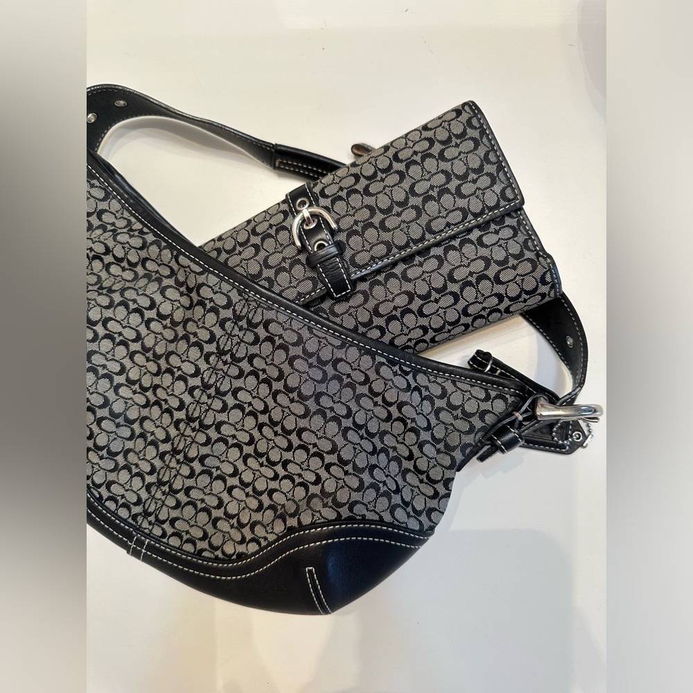 Authentic Coach Signature Purse & Wallet